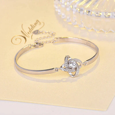 Lara - Bracelet de nœud d'amour pour chaque jour