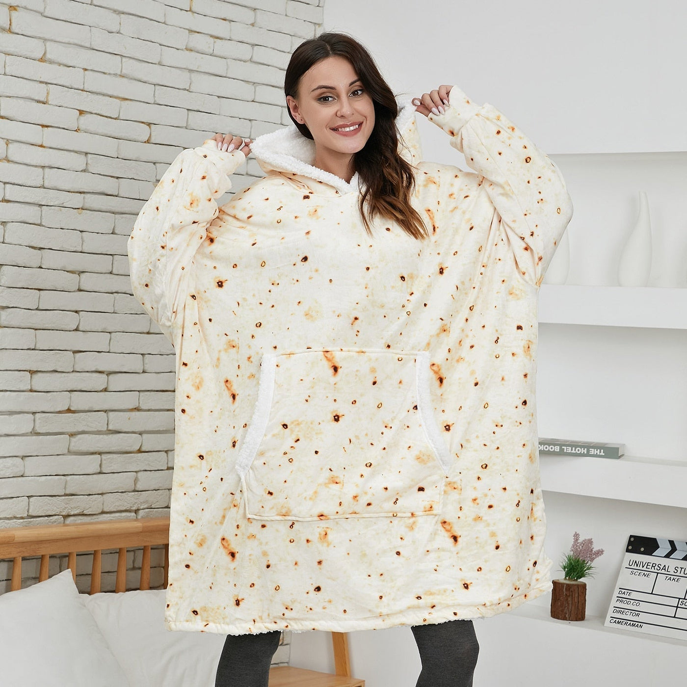 Ella - Sweat à capuche et couverture | Merveilleuse combinaison d'un sweat à capuche doux et d'une couverture confortable en un !