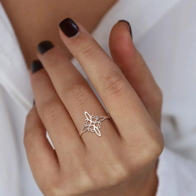 Bague de protection Amulette Nœud Croisé - Une bague unique