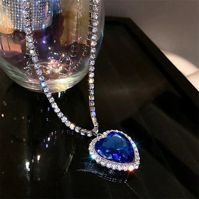 Zoë - Collier en cristal coeur bleu au style élégant