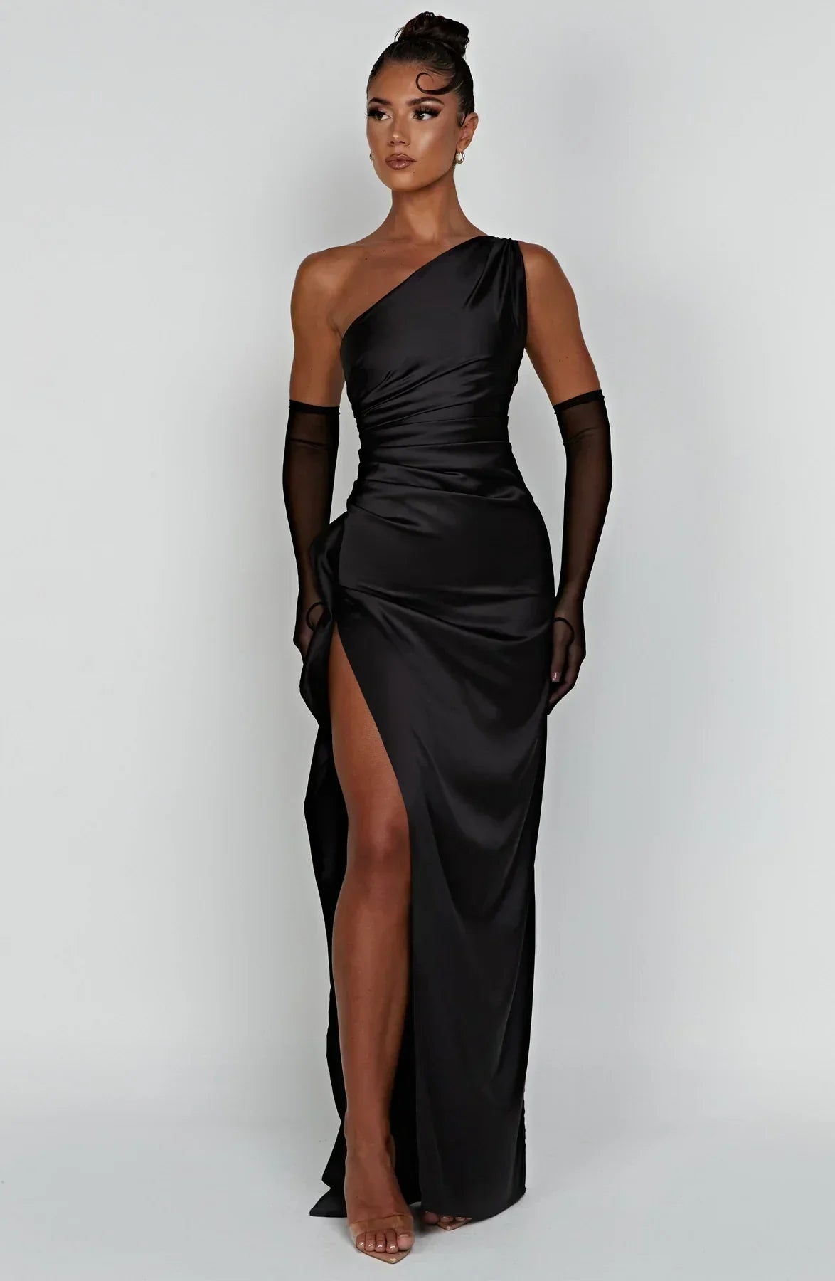 Zora | Robe longue plissée satinée à une épaule pour femmes