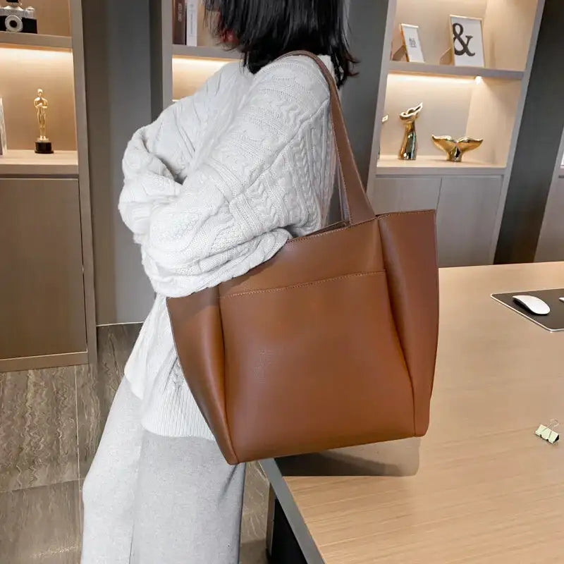 Dasha - Grand Sac à Main de Cours en Cuir Souple