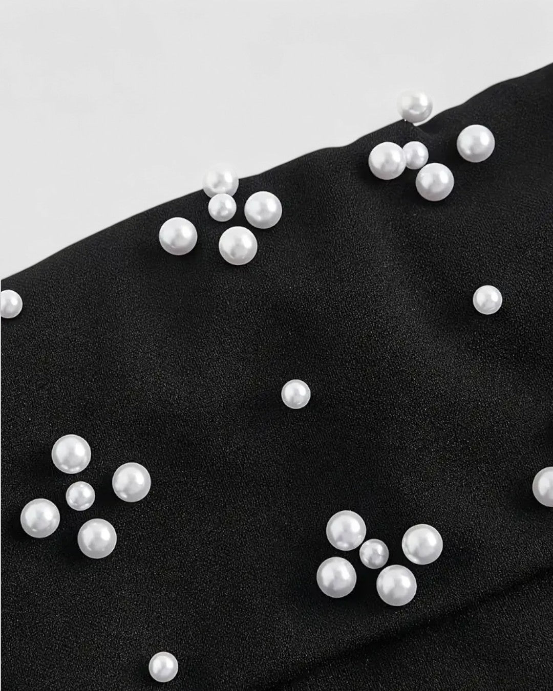 Victoire | Robe midi à perles fines et bretelles croisées